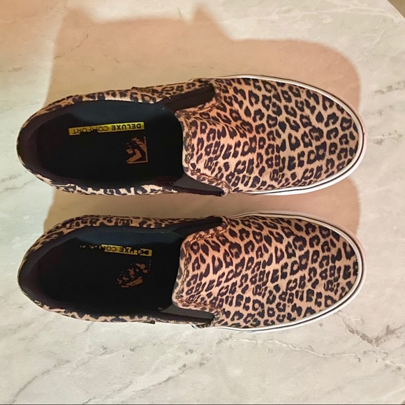 Leopard Vans (Deluxe Comfort) - Picture 6 of 9